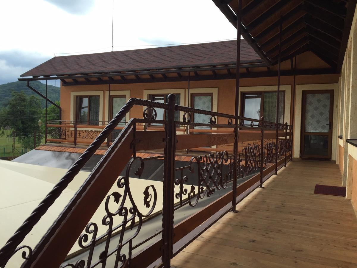 Minihotel Zolotoe Runo Ploskoye Bagian luar foto